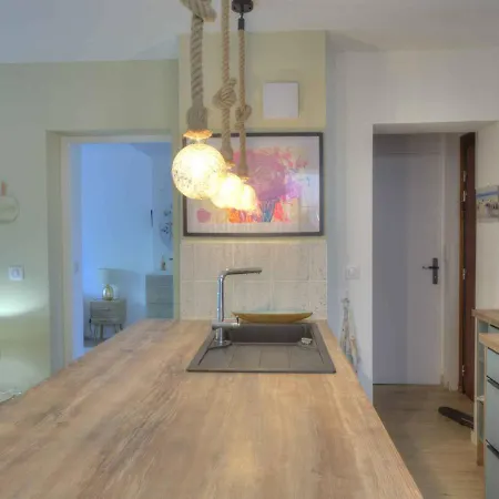 Apartment Lumineux Avec Balcon Plein Sud, A 200m De La Plage - Climatise Et Internet Inclus - Fr-1-770-16
