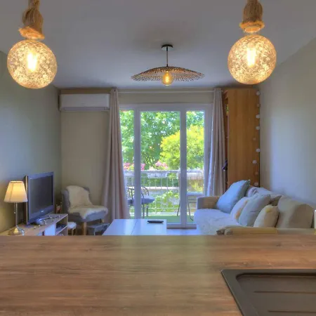 Lumineux Avec Balcon Plein Sud, A 200m De La Plage - Climatise Et Internet Inclus - Fr-1-770-16 Saint-Cyr-sur-Mer